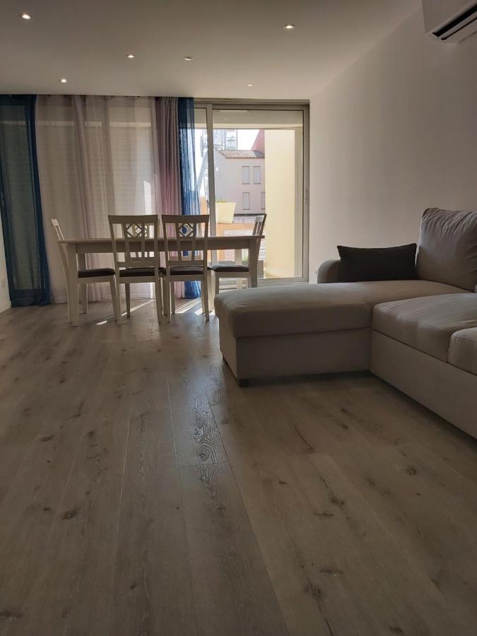 Appartement Grand T3 piscine, garage centre port à Agde Extérieur photo