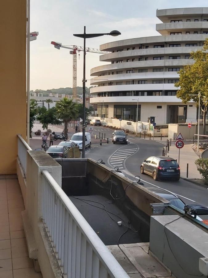 Appartement Grand T3 piscine, garage centre port à Agde Extérieur photo