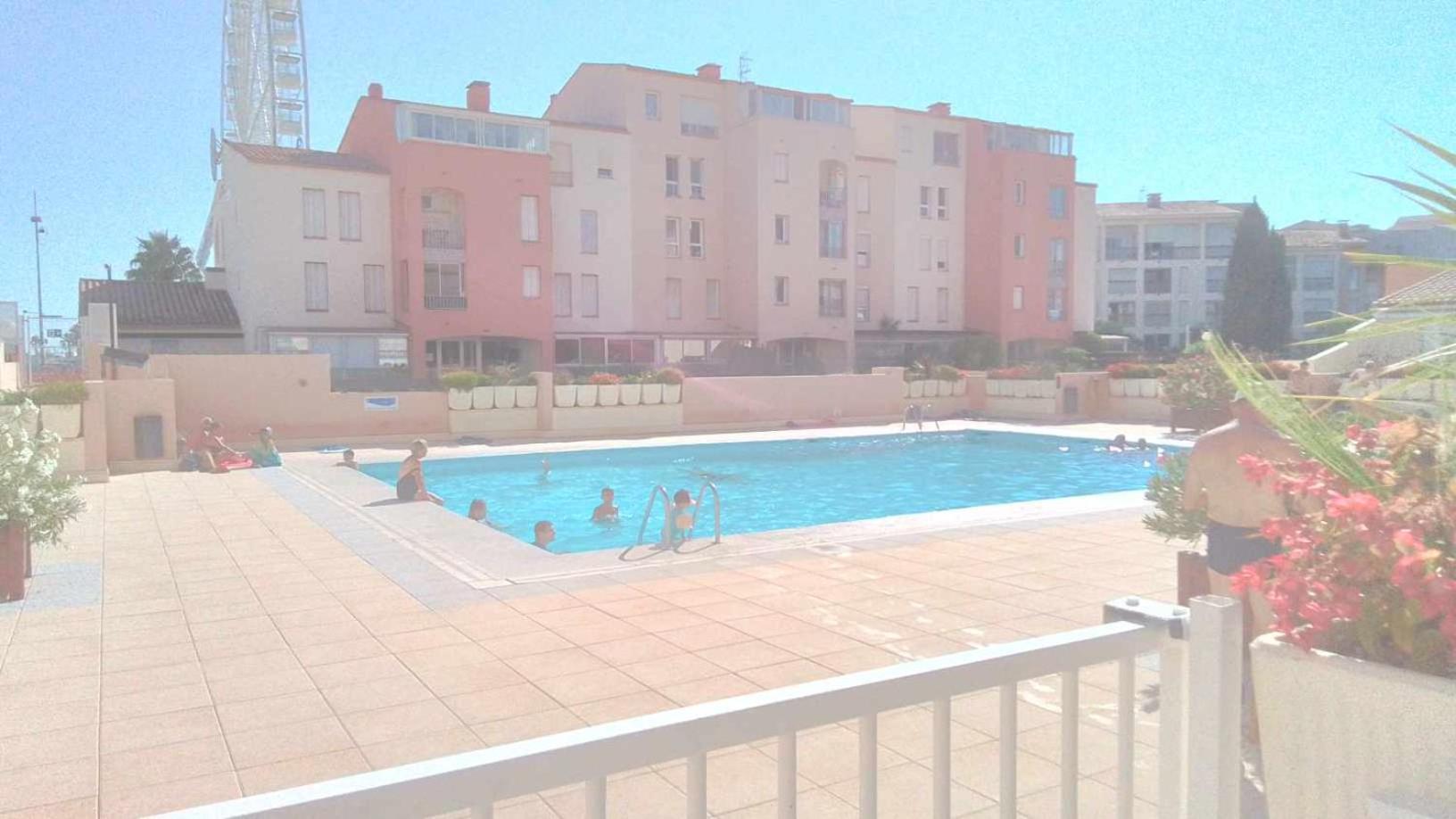 Appartement Grand T3 piscine, garage centre port à Agde Extérieur photo