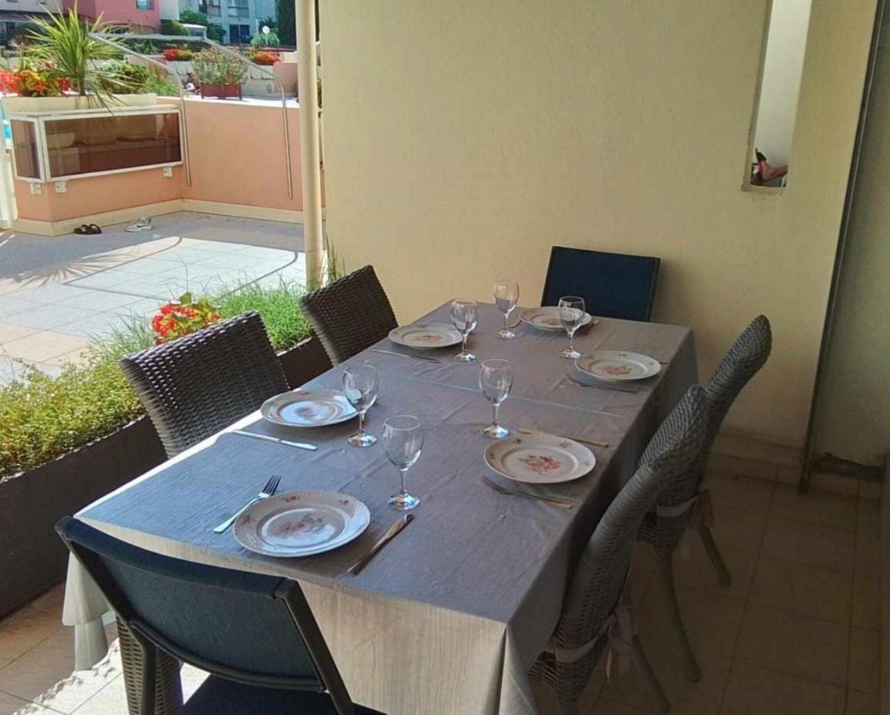Appartement Grand T3 piscine, garage centre port à Agde Extérieur photo