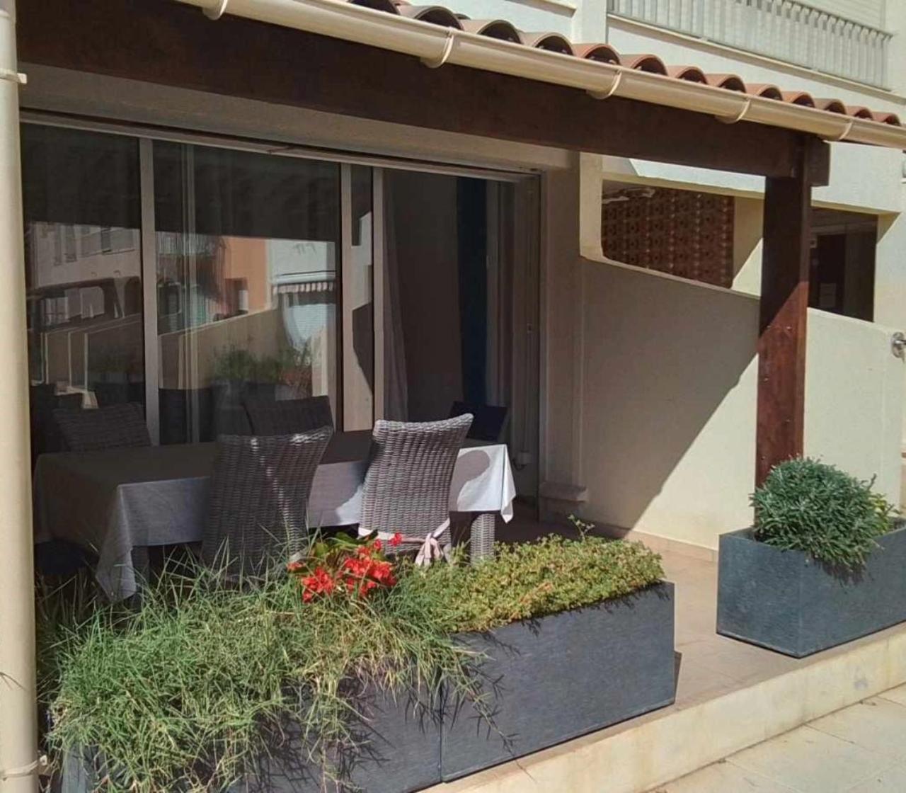Appartement Grand T3 piscine, garage centre port à Agde Extérieur photo